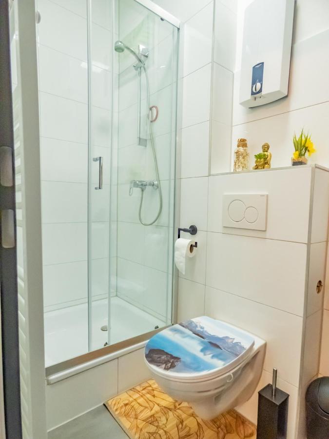 #221 Moderne City Wohnung Im Herzen Von Neuss Bagian luar foto